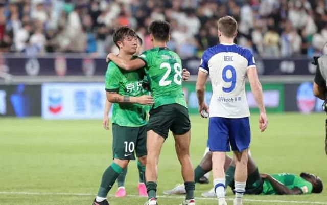 大家虽然都是武道高手，但说到底也彻底入了俗世，为苏家卖命完全就是为了钱。